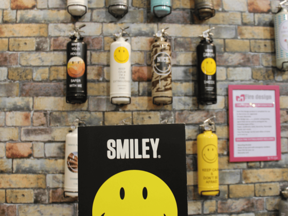 extincteur décoratif Smiley Fire design